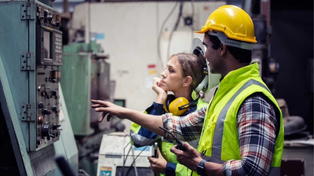 Microlearning in Manufacturing with AI4 E-learning 